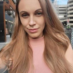 Meet your Posher, Jenny